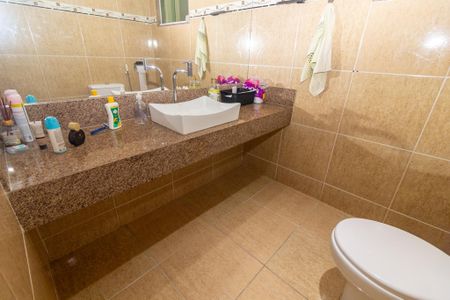 Casa para alugar com 300m², 4 quartos e 1 vaga Casa para alugar com 300m², 4 quartos e 1 vagaBanheiro Social