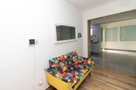 Casa para alugar com 300m², 4 quartos e 1 vaga Casa para alugar com 300m², 4 quartos e 1 vagaHall da Escada