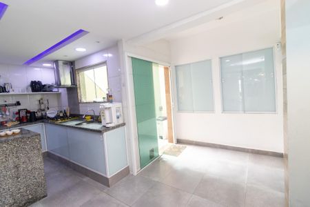 Casa para alugar com 300m², 4 quartos e 1 vaga Casa para alugar com 300m², 4 quartos e 1 vagaCopa