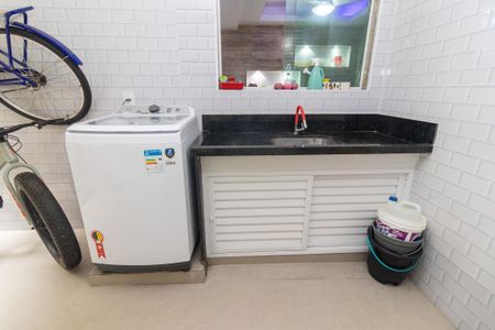 Casa para alugar com 300m², 4 quartos e 1 vaga Casa para alugar com 300m², 4 quartos e 1 vagaÁrea de Serviço 1