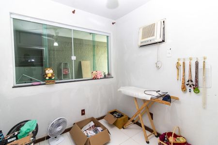 Quarto 3 de casa para alugar com 4 quartos, 300m² em Padre Miguel, Rio de Janeiro