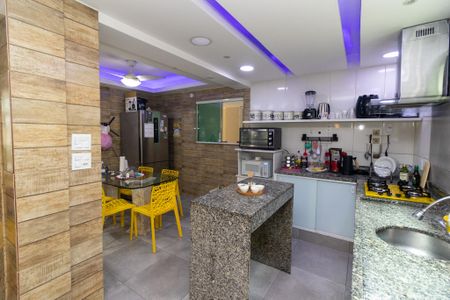Casa para alugar com 300m², 4 quartos e 1 vaga Casa para alugar com 300m², 4 quartos e 1 vagaCozinha