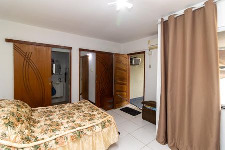 Casa para alugar com 300m², 4 quartos e 1 vaga Casa para alugar com 300m², 4 quartos e 1 vagaSuíte