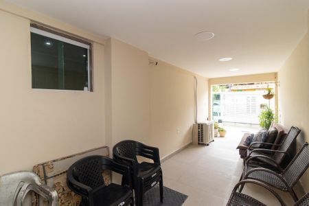 Garagem de casa para alugar com 4 quartos, 300m² em Padre Miguel, Rio de Janeiro