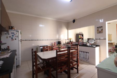 Casa à venda com 280m², 4 quartos e 4 vagasCozinha - Casa 2