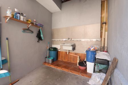 Casa à venda com 280m², 4 quartos e 4 vagasLavanderia - Casa 2