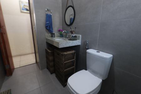 Casa à venda com 280m², 4 quartos e 4 vagasBanheiro - Casa 2