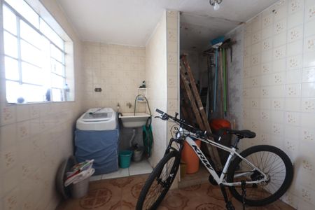 Casa à venda com 280m², 4 quartos e 4 vagasLavanderia - Casa 1