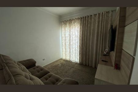 Sala de casa à venda com 3 quartos, 111m² em Vila Carmosina, São Paulo