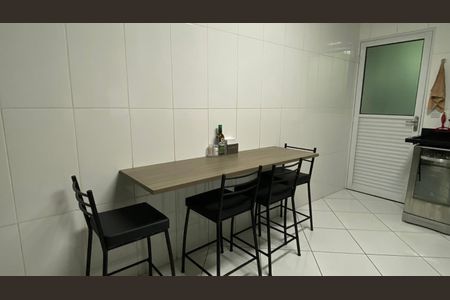 Casa à venda com 111m², 3 quartos e 2 vagas Casa à venda com 111m², 3 quartos e 2 vagasCozinha