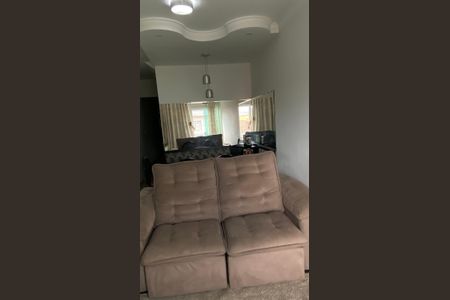 Casa à venda com 111m², 3 quartos e 2 vagas Casa à venda com 111m², 3 quartos e 2 vagasSala