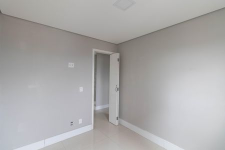 Quarto 1 de apartamento à venda com 2 quartos, 52m² em Itaquera, São Paulo