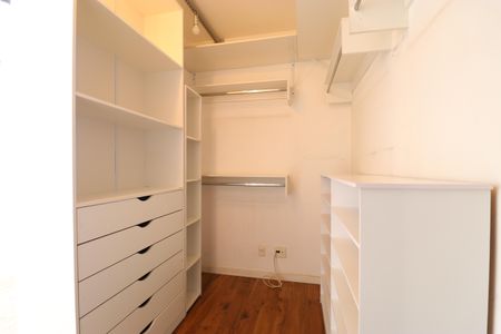 Apartamento para alugar com 70m², 2 quartos e 1 vagaCloset