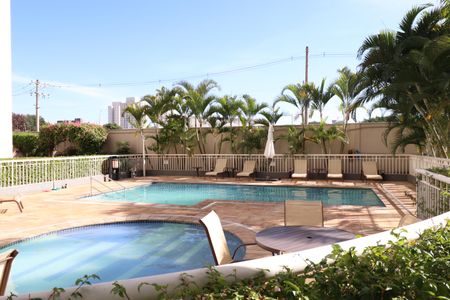 Apartamento para alugar com 70m², 2 quartos e 1 vagaÁrea comum - Piscina