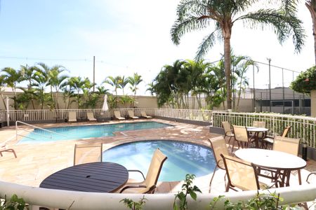 Apartamento para alugar com 70m², 2 quartos e 1 vagaÁrea comum - Piscina