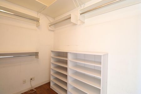 Apartamento para alugar com 70m², 2 quartos e 1 vagaCloset