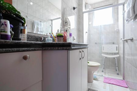 Apartamento à venda com 80m², 3 quartos e 1 vaga Apartamento à venda com 80m², 3 quartos e 1 vagaBanheiro da suíte