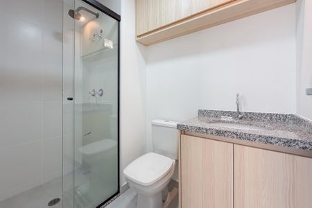 Banheiro de apartamento para alugar com 1 quarto, 28m² em Liberdade, São Paulo