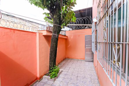 Casa para alugar com 55m², 2 quartos e 1 vagaÁrea de Serviço