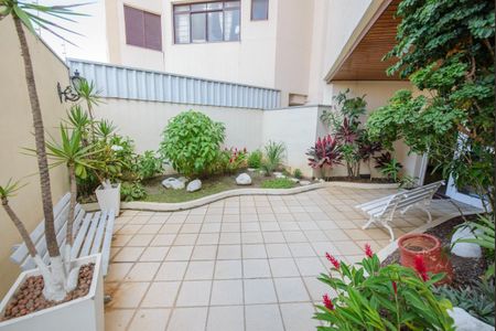 Apartamento para alugar com 112m², 3 quartos e 1 vaga