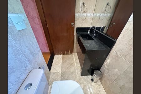 Casa para alugar com 220m², 3 quartos e 2 vagas Casa para alugar com 220m², 3 quartos e 2 vagasBanheiro