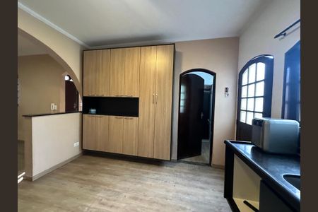 Casa para alugar com 220m², 3 quartos e 2 vagas Casa para alugar com 220m², 3 quartos e 2 vagasCozinha