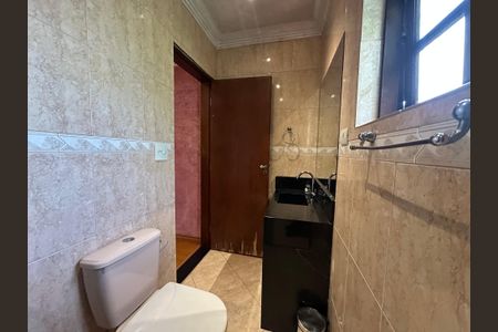 Casa para alugar com 220m², 3 quartos e 2 vagas Casa para alugar com 220m², 3 quartos e 2 vagasBanheiro