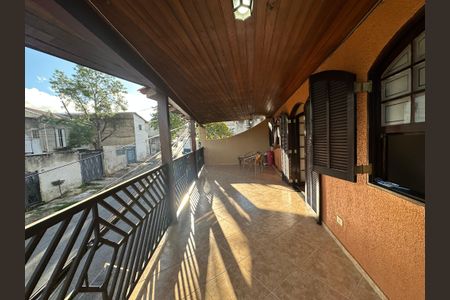 Casa para alugar com 220m², 3 quartos e 2 vagas Casa para alugar com 220m², 3 quartos e 2 vagasVaranda