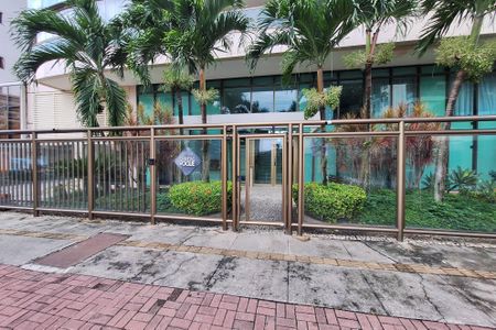 Apartamento para alugar com 250m², 2 quartos e 2 vagasFachada