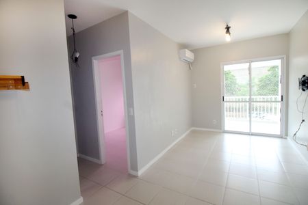 Sala de apartamento para alugar com 2 quartos, 62m² em Vicente de Carvalho, Rio de Janeiro