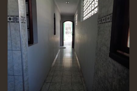 Casa à venda com 179m², 4 quartos e 6 vagas Casa à venda com 179m², 4 quartos e 6 vagasCORREDOR INTERNO