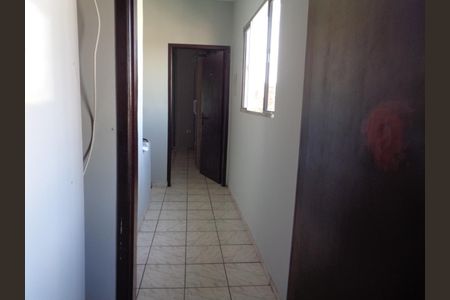 Casa à venda com 179m², 4 quartos e 6 vagas Casa à venda com 179m², 4 quartos e 6 vagasCORREDOR INTERNO