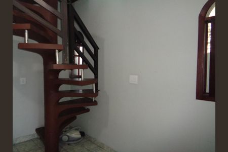 Casa à venda com 179m², 4 quartos e 6 vagas Casa à venda com 179m², 4 quartos e 6 vagasSALA