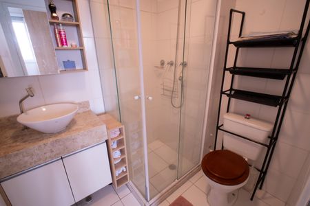 Apartamento à venda com 41m², 2 quartos e 1 vaga Apartamento à venda com 41m², 2 quartos e 1 vagaBanheiro social