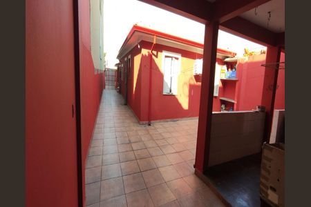 Casa à venda com 300m², 2 quartos e 3 vagasAREA EXTERNA