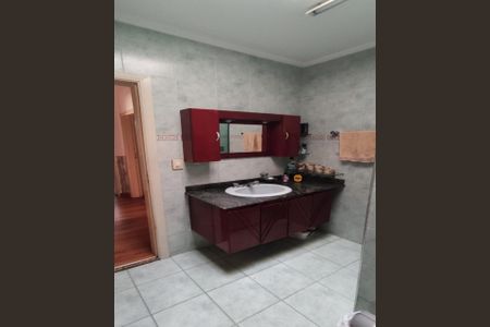 Casa à venda com 300m², 2 quartos e 3 vagasWC