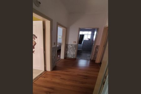 Casa à venda com 300m², 2 quartos e 3 vagasCORREDOR INTERNO