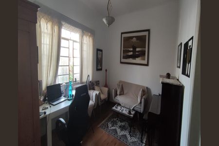 Casa à venda com 300m², 2 quartos e 3 vagasSALA