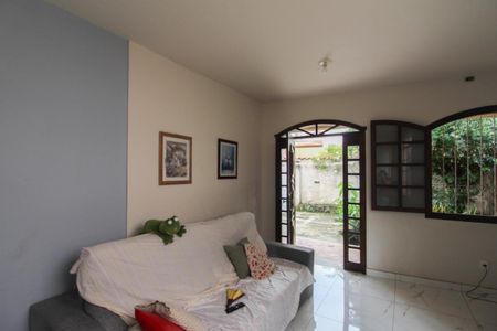 Sala de casa para alugar com 3 quartos, 100m² em São Luiz, Belo Horizonte