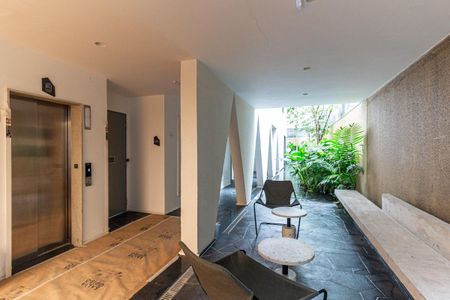 Studio à venda com 25m², 1 quarto e sem vaga Studio à venda com 25m², 1 quarto e sem vagaHall de Entrada