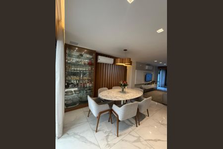 Apartamento à venda com 259m², 4 quartos e 3 vagasSala 