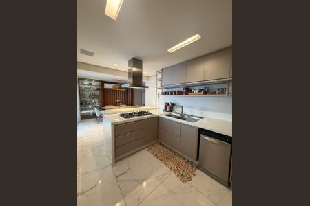 Apartamento à venda com 259m², 4 quartos e 3 vagasCozinha 