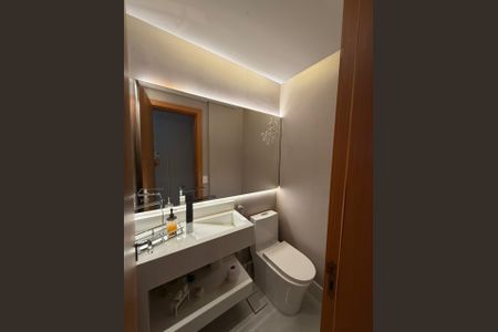 Apartamento à venda com 259m², 4 quartos e 3 vagasBanheiro 