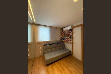 Apartamento à venda com 259m², 4 quartos e 3 vagasQuarto 