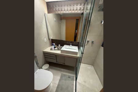 Apartamento à venda com 259m², 4 quartos e 3 vagasBanheiro 