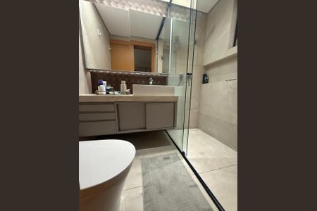 Apartamento à venda com 259m², 4 quartos e 3 vagasBanheiro 