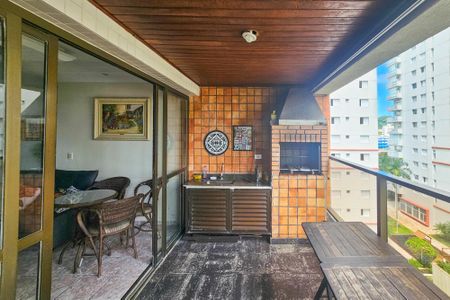 Apartamento para alugar com 160m², 3 quartos e 1 vaga