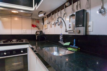 Casa à venda com 153m², 3 quartos e sem vaga Casa à venda com 153m², 3 quartos e sem vagaCozinha