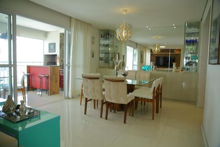 Apartamento à venda com 123m², 3 quartos e 2 vagasSala