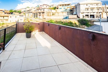 Apartamento para alugar com 72m², 2 quartos e sem vagaVaranda